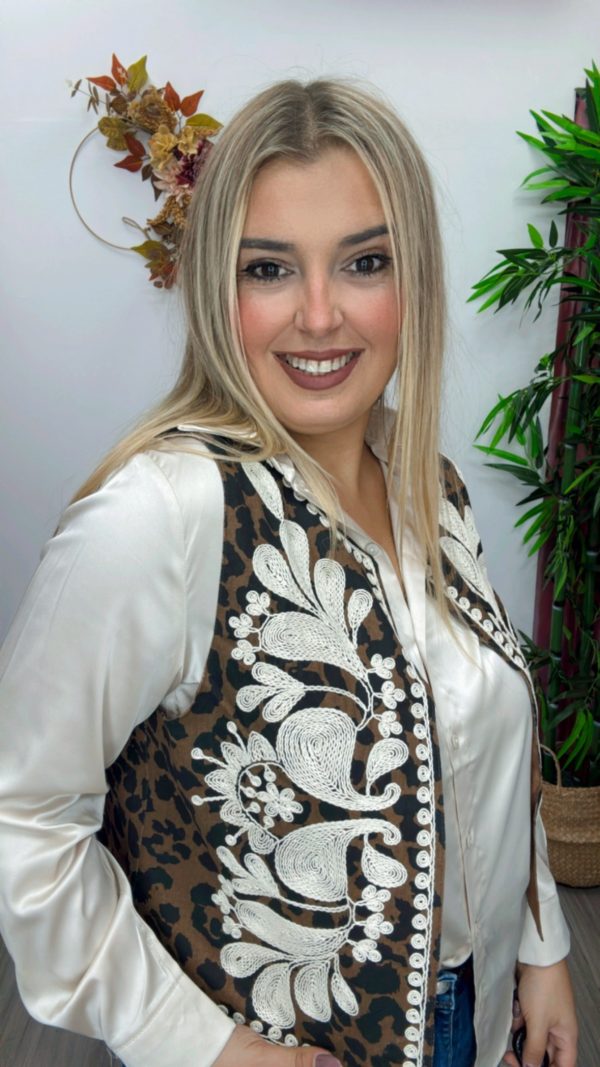 Chaleco print bordado - Imagen 2