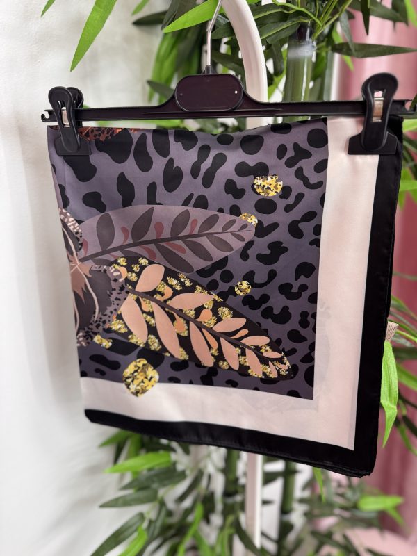 Pañuelo selva negro